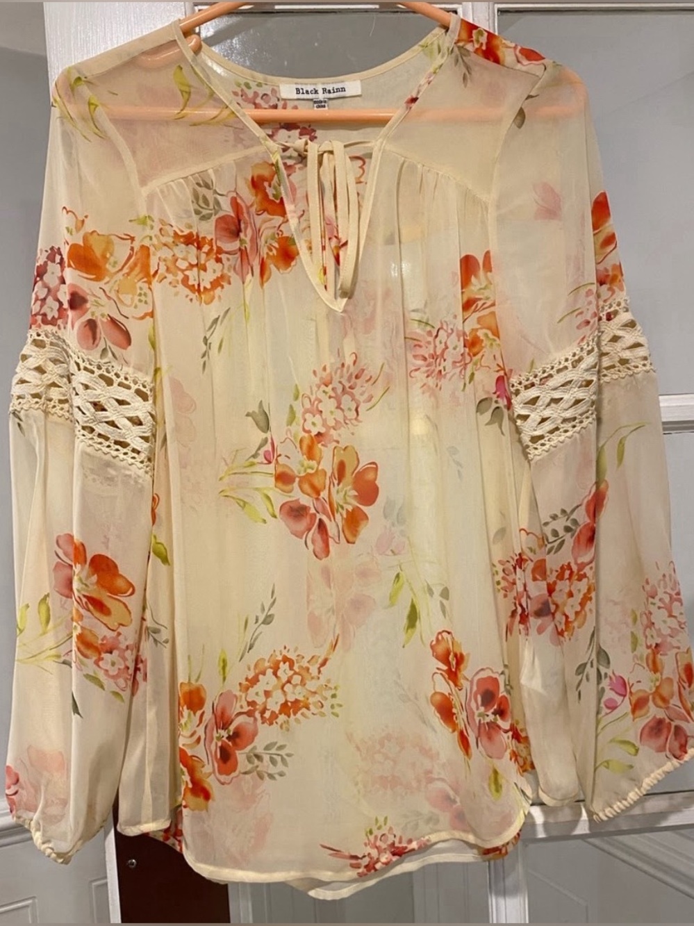Black Rainn Cream Floral Tie-Front Peasant Blouse - Picture 2 of 6
